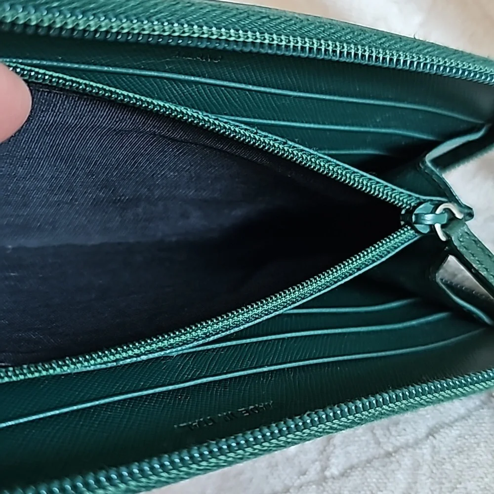 PRADA WALLET - Picture 6 of 15